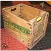 Image 1 : VINTAGE WOODEN CANADA DRY POP CREATE