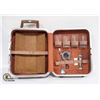 Image 1 : VINTAGE TRAVEL BARWARE SUITCASE SET