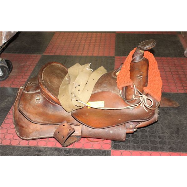 ESTATE OLD WESTERN SADDLE H.E SCHWEEN MARKED