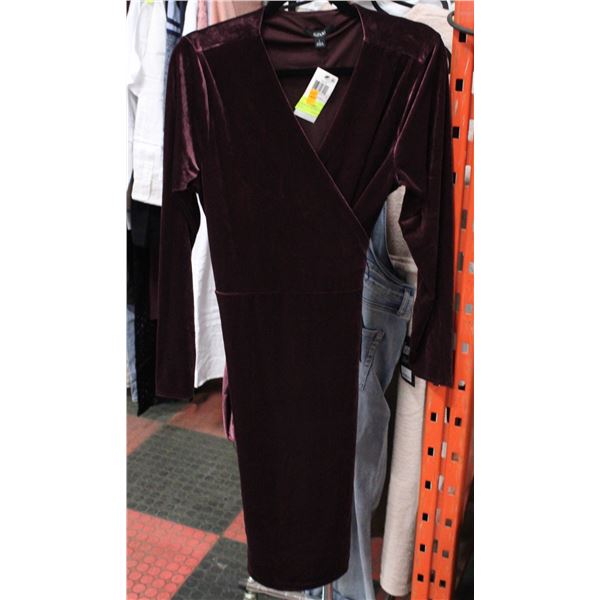 NEW WITH TAG ALFANI LADIES SIZE L VELVET