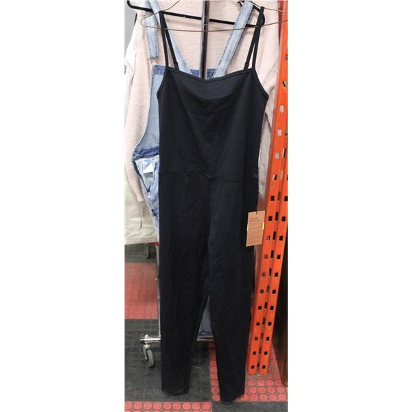 NEW WITH TAGS GIRLFRIEND COLLECTIVE