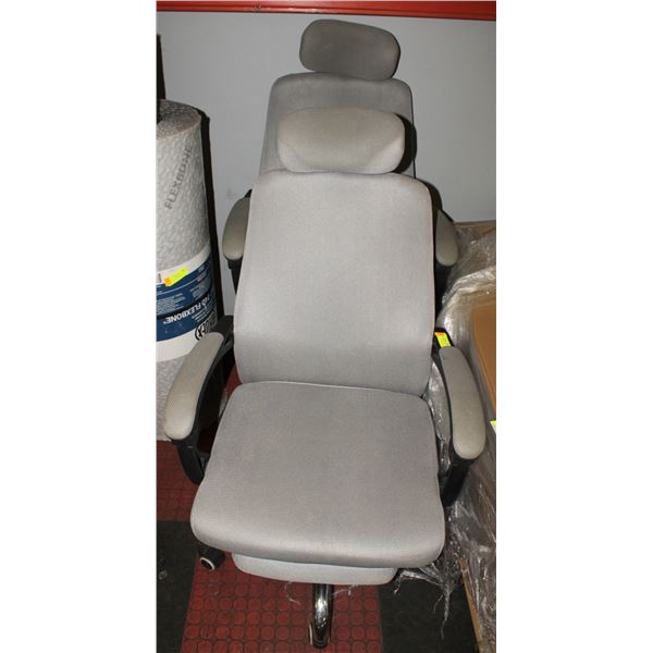 PAIR OF GREY MESH BACK COMPUTER CHAIRS
