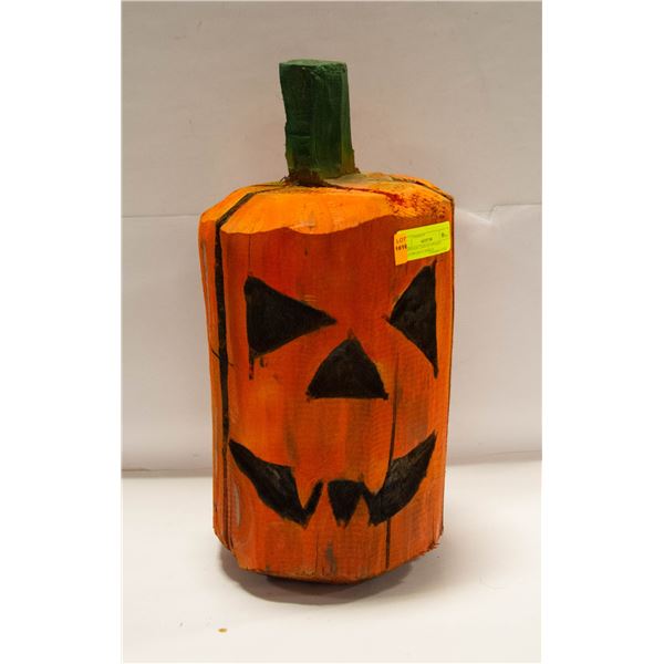 CHAINSAW CARVED SPOOKY HALLOWEEN PUMPKIN