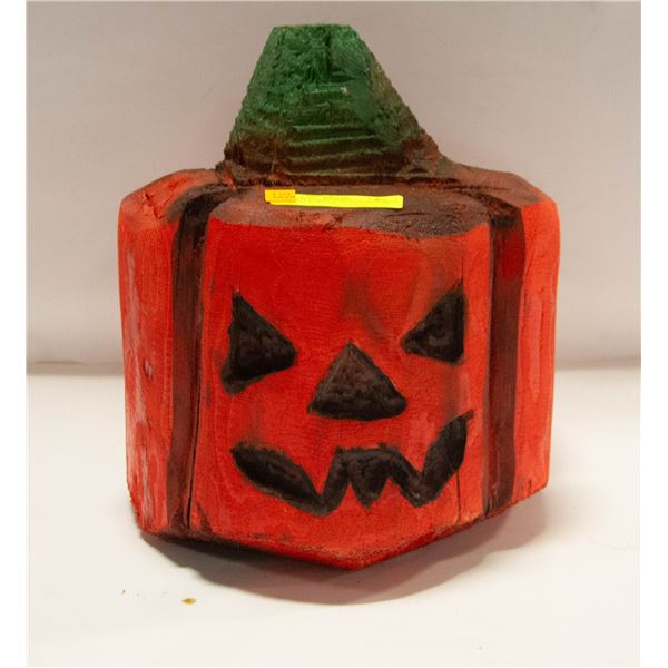 HALLOWEEN PUMPKIN CHAINSAW CARVED KUBOTA