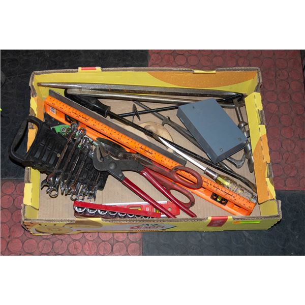 FLAT OF ASSORTED TOOLS