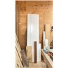 Image 2 : GROUP OF ASSORTED WOOD INCLUDING TRIM, OFFCUTS & PLANKS IN VARIOUS SIZES/ LENGTHS