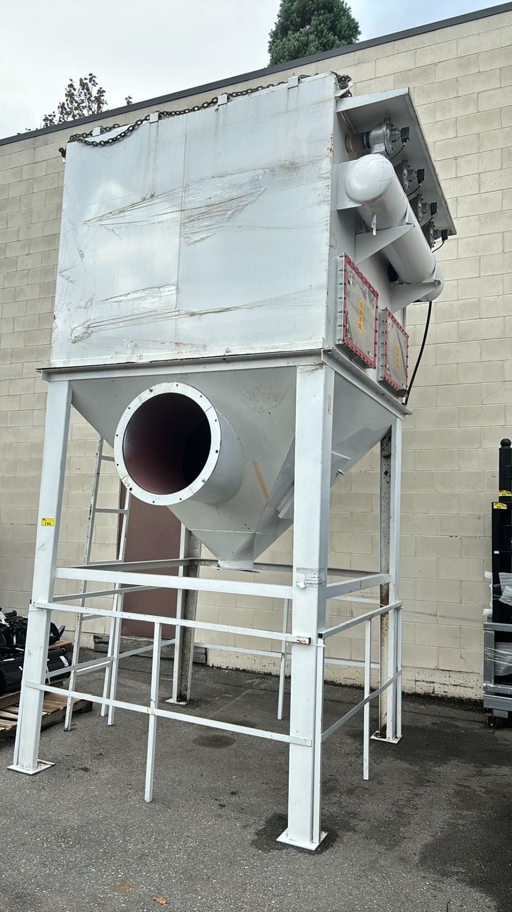 INDUSTRIAL CARTRIDGE DUST COLLECTOR WITH ATTACHED DUST HOPPER \ SAFETY ...