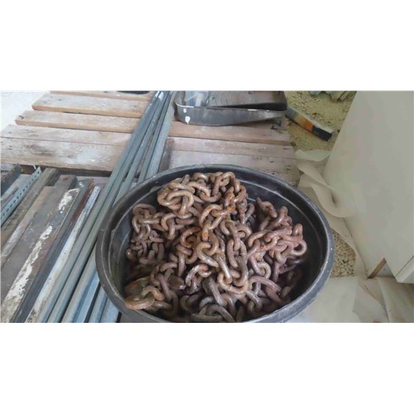 **OFFSITE**5 Gallons of Chains and Hooks 