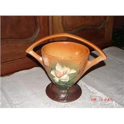 ROSEVILLE WATER LILY VASE