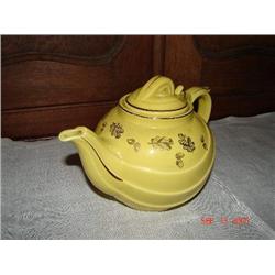 HALL TEAPOT-ACORN