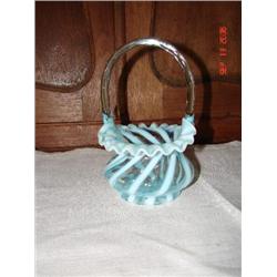 FENTON FLUTED BASKET