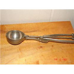 GILERISTS #30 ICE CREAM DIPPER