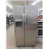 Image 1 : Frigidaire White Side by Side Ref/Freezer w/Ice Maker