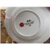 Image 3 : Poinsettia Holiday Stems & Dishes