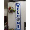 Image 1 : TV Lightening Sign & Parrot Décor