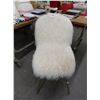 Image 1 : White Fuzzy Side Chair