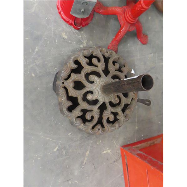 Cast Iron Lodge Large Pan, Cast Alum. Umbrella Base