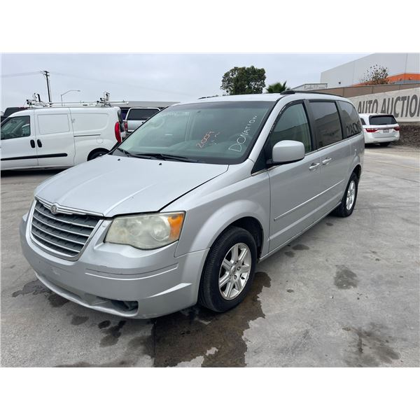 CHRY TOWN & COUNTRY 2009 T-DONATION