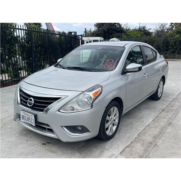 NISS VERSA 2015 SALV T/DONATION