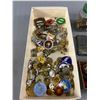 Image 2 : Vintage Collectible Lot Pins, Buttons Etc