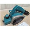 Image 2 : Makita Power Planer Model 1900B Working 