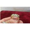 Image 4 : 10kt Gold and Diamond Ring Size 8 1/2 Total Weight 3.2 Grams