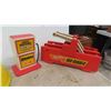 Image 2 : Hot Wheels Rod Runner + Juice Machine , Tonka Hard Hat , International 