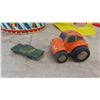 Image 9 : Hot Wheels Rod Runner + Juice Machine , Tonka Hard Hat , International 
