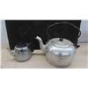 Image 3 : Vintage Kitchenware : 2 Toasters, Sifter, Kettle, Can Opener & More 