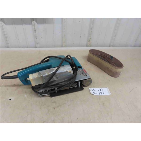 Makita Belt Sander Model 9924DB 