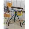 Image 2 : 3 Adjustable Stands (2) Roller (1) Stationary