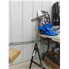 Image 5 : 3 Adjustable Stands (2) Roller (1) Stationary