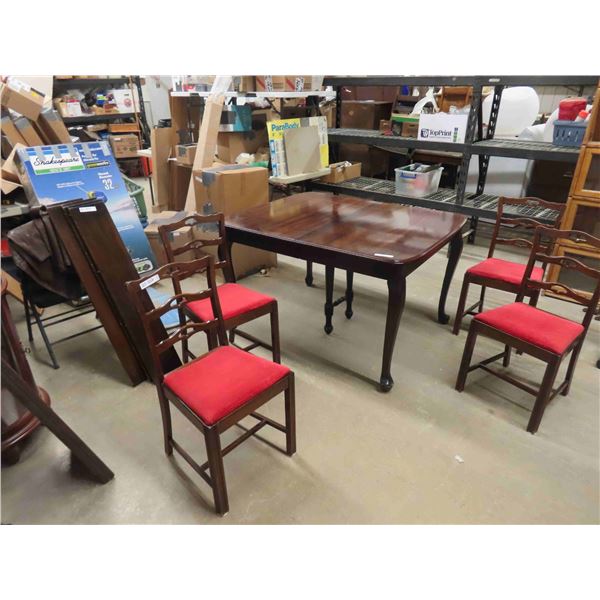 Dining Room Table 31'' x 52''  x 42'' with (3) 8'' Leaves & 