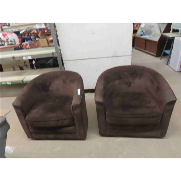 2 Swivel Living Room Chairs 