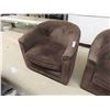 Image 4 : 2 Swivel Living Room Chairs 