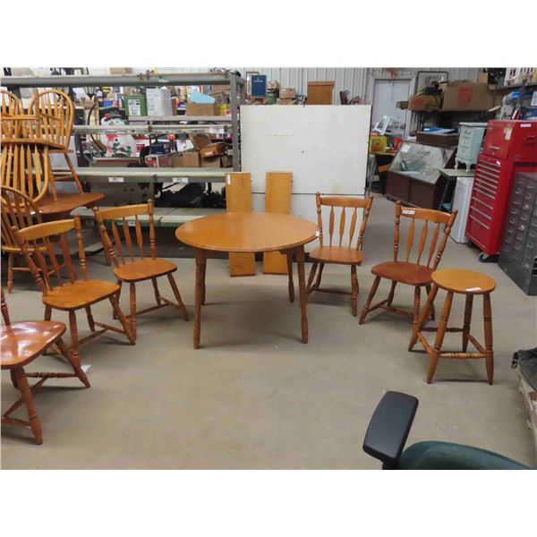 Maple Table 29'' x 40'' Across with (2) 10'' Leaves , 5 Chairs &