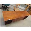 Image 3 : Clairtone Cabinet Radio/Record Player 27'' x 16'' x 58'' 