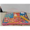 Image 1 : Barbie Fashion Plaza 3 1/2ft Long 