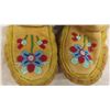 Image 6 : Vintage Mukluks with Nice Beading and Fur - Sole Measures 9 3/4'' 