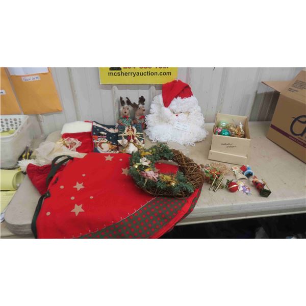 Christmas Decorations : Tree Skirt, Wreath, Hanging Santa Face, Stockings