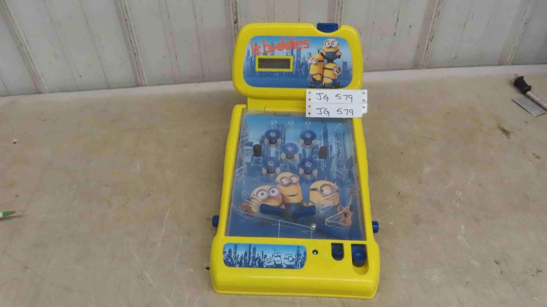 Minions Battery Operated Tabletop Pinball Game 'Le Buddies' with Working