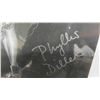 Image 2 : Autographed Photo of Phyllis Diller 8'' x 10'' 