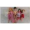 Image 11 : 25+ Barbies , Clothes , Furniture & Barbie Case 