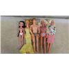 Image 7 : 20+ Barbies, Doll Case, Clothes, Swimming Pool, Furniture & More 