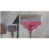 Image 3 : 6 Yard Tools: Rakes, Shovel, Ice Chopper 