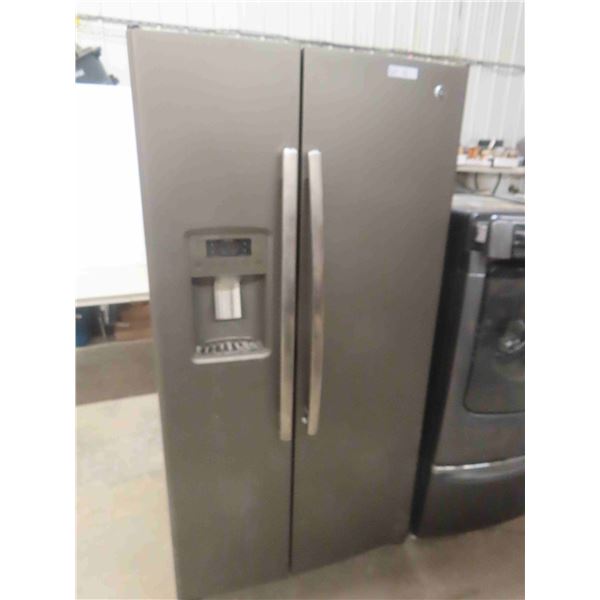 GE Side by Side Dark Stainless Fridge with Ice Maker and Water