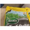 Image 3 : (2) 40lbs Bags of Scotts Turf Builder Weed and Feed 
