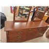Image 4 : 4pce Bedroom Suite : Dresser 46'' x 38'' x 19'' , Dresser 30'' x 75'' x 19'' , 2 Mirrors Each 24'' x