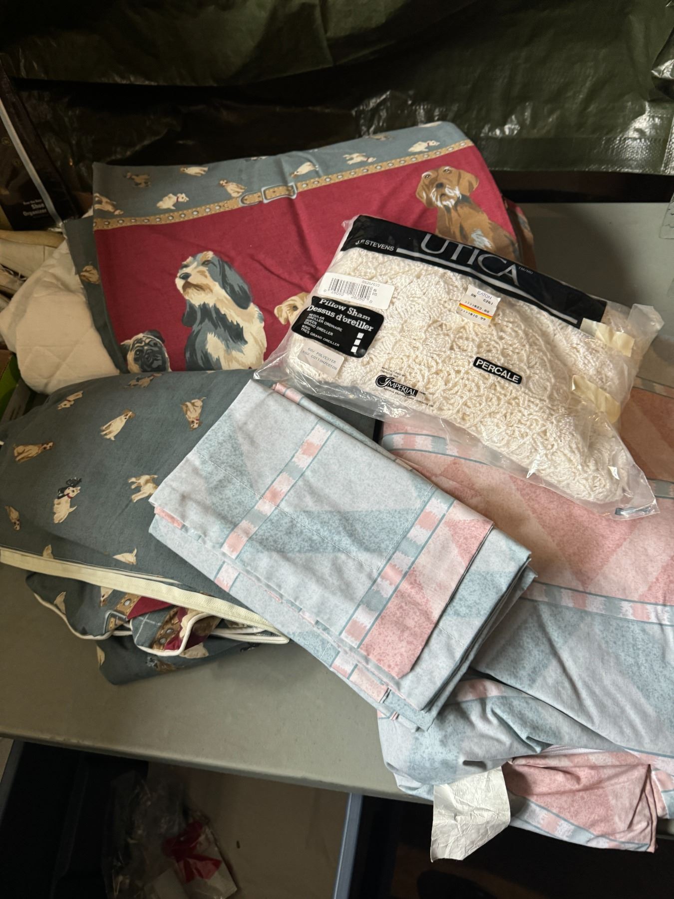 Assorted linens and duvet covers