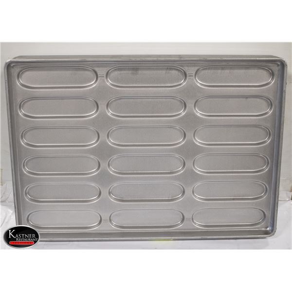 6 TRAYS OF ALUMINUM HOT DOG BUN PAN